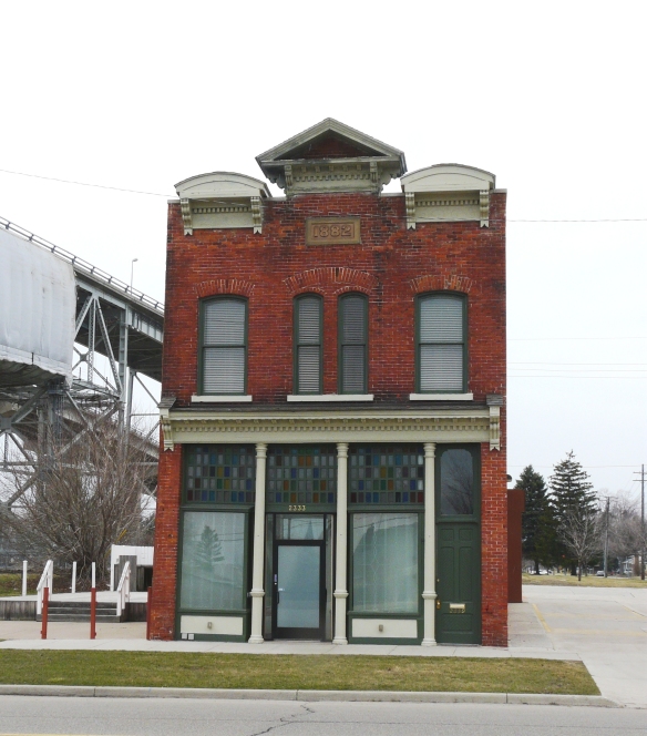 2333 Gratiot Avenue, dated 1882. This building is amazing for having so much that is original still intact. Photo from March 2016.